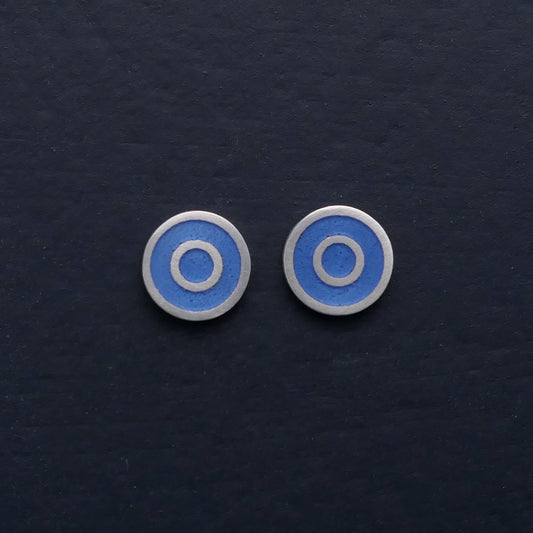 Small-flat-round-ear-studs-with-Lavender-coloured-enamel-in-the-centre
