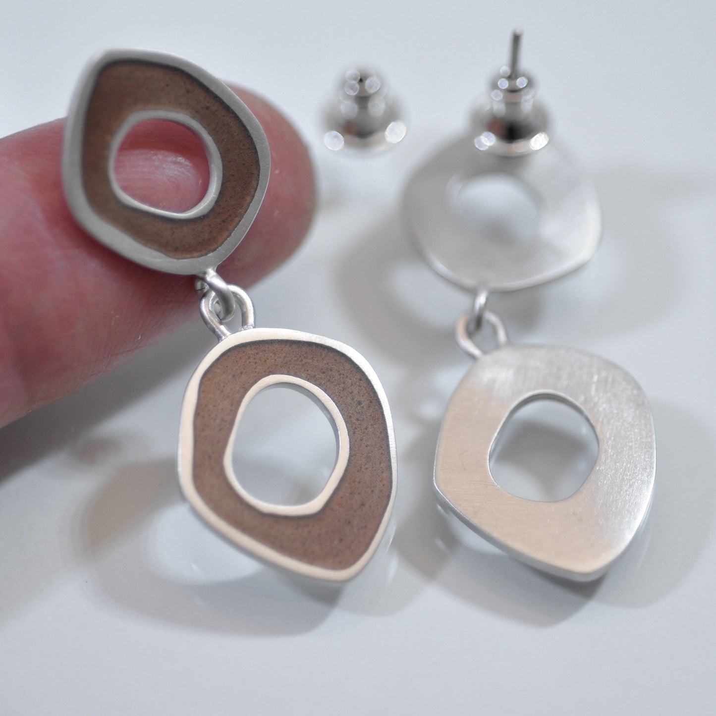 ‘Flat-Boulder’ earrings, double-loop, colour is mid-brown