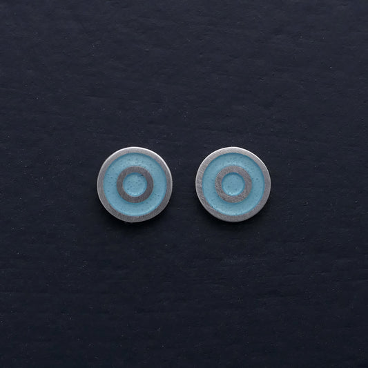 Small-flat-round-ear-studs-with-light-blue-Turquoise-coloured-enamel-in-the-centre