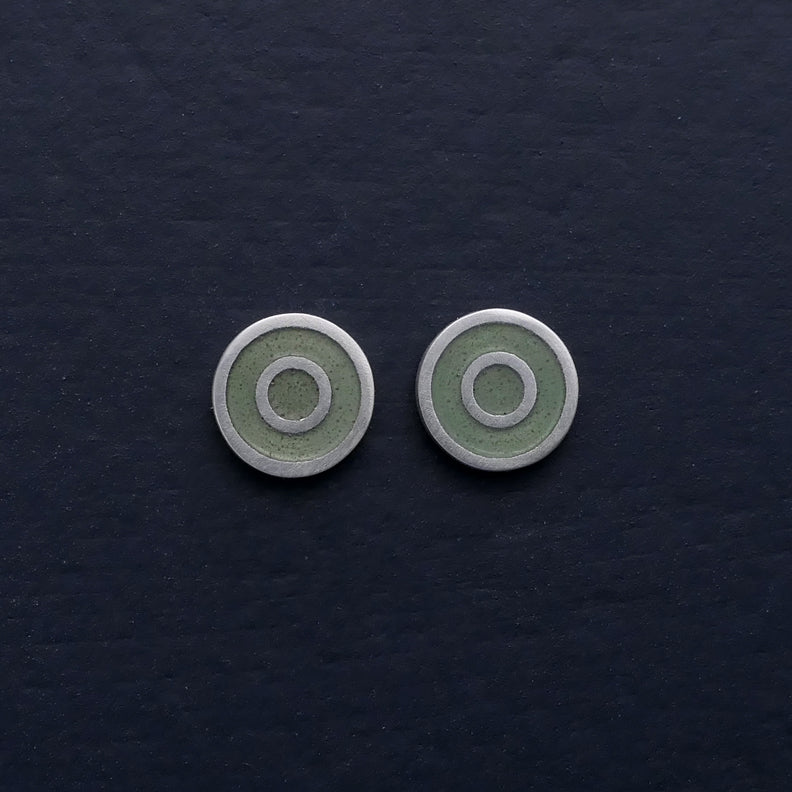 Small-flat-round-ear-studs-with-coloured-enamel-in-the-centre