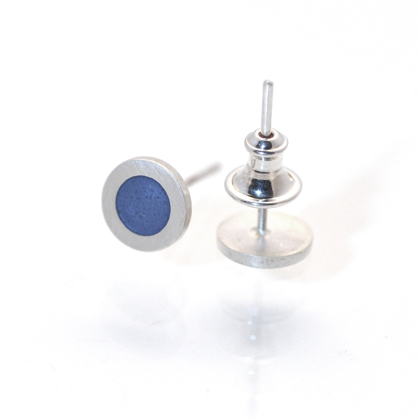 Small round silver flat ear studs, grey blue