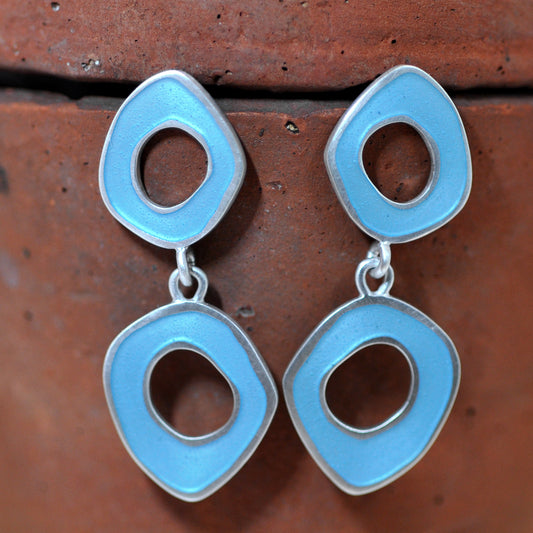 ‘Flat-Boulder’ earrings, double-loop, light turquoise blue