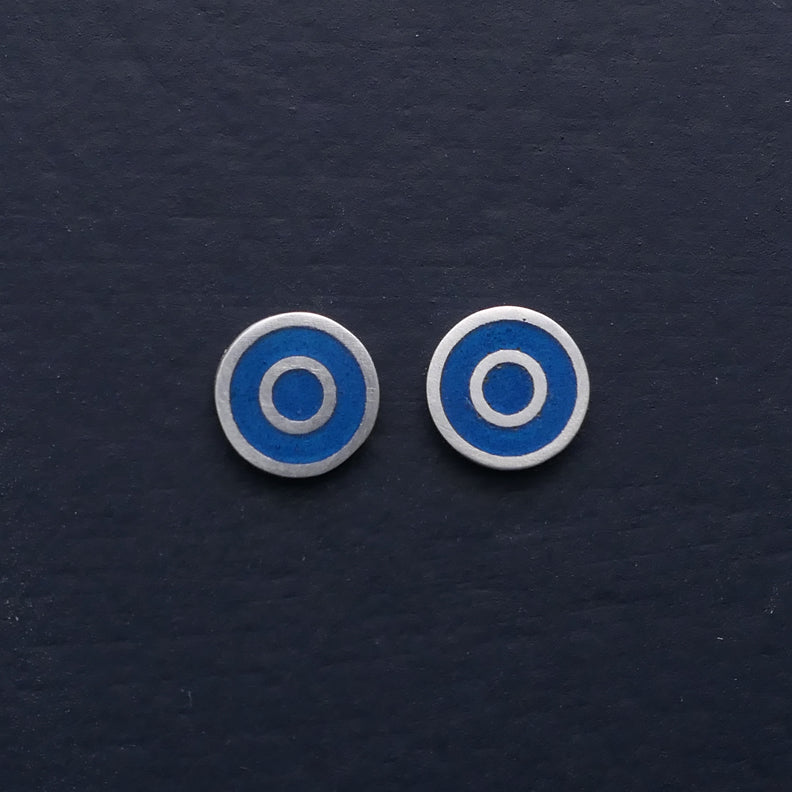 Small-flat-round-ear-studs-with-Mid-grey-blue-coloured-enamel-in-the-centre